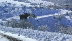 Bingöl`de Köy Yollarında Çalışmalar Sürüyor