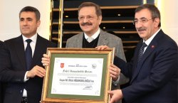 Hisarcıklıoğlu`na Fahri Hemşehrilik Beratı