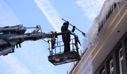 Bingöl`de buz sarkıtlarına müdahale