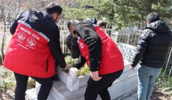 Bingöl`de şehit kabirlerinde bakım ve temizlik çalışması yapıldı