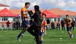 Bingöl`de 5x5 Mini Futbolda kupa 12 Sefa Spor`un