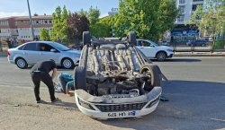 Bingöl`de kaza! Otomobil ters döndü: 3 yaralı